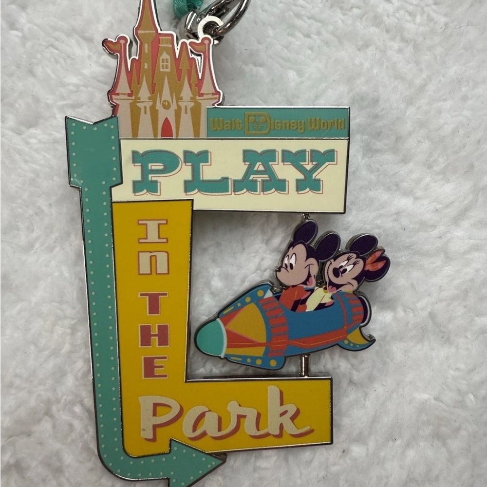 Disney Parks Play In The Park Mickey & Minnie Spinner‎ Christmas Ornament New